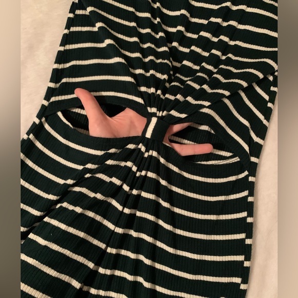 Brand: Forever 21 Size: XS - Picture 2 of 3